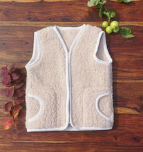 Indlæs billede til gallerivisning Beige merino uldvest (hvid kant)
