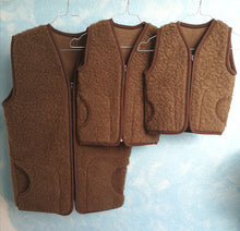 Indlæs billede til gallerivisning Brun merino uldvest
